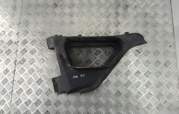 Mercedes-Benz ML W166 Wiper trim A1668300013
