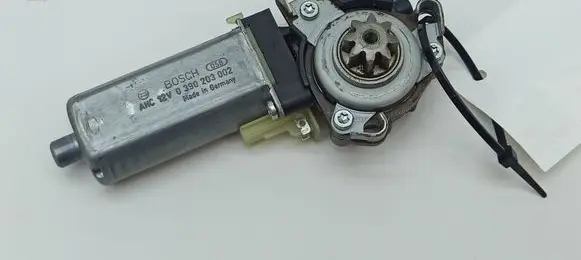 Mercedes-Benz C W204 Seat adjustment motor 0390203002