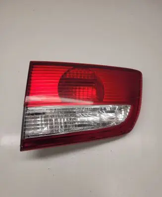 Mazda 626 Tailgate rear/tail lights P0662
