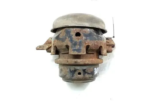 Toyota Land Cruiser (J120) Engine mount bracket 1236130050