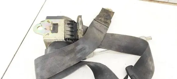 Audi A4 S4 B5 8D Front seatbelt 8D0857706