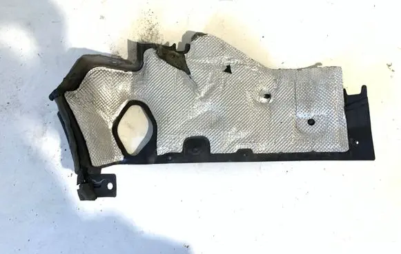 Dodge Durango III Heat shield in engine bay