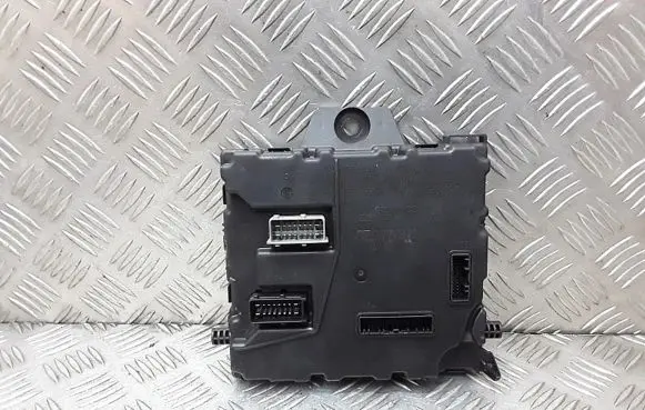 Renault Kangoo II Engine control unit/module 8201077406