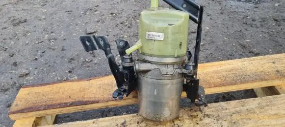 Volvo S40 Power steering pump 4N513K514DS 30748170