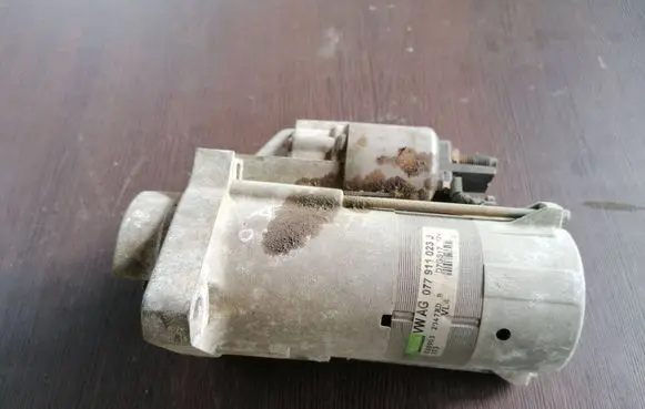 Audi A8 S8 D3 4E Starter motor 077911023J