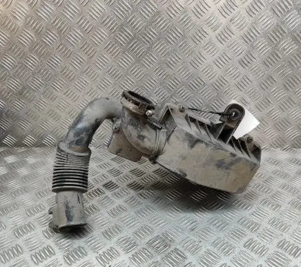Peugeot 108 Air filter box B000622580