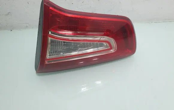KIA Sportage Tailgate rear/tail lights