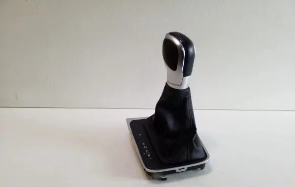 Volkswagen e-Golf Gear lever shifter trim leather/knob 5GE713203C