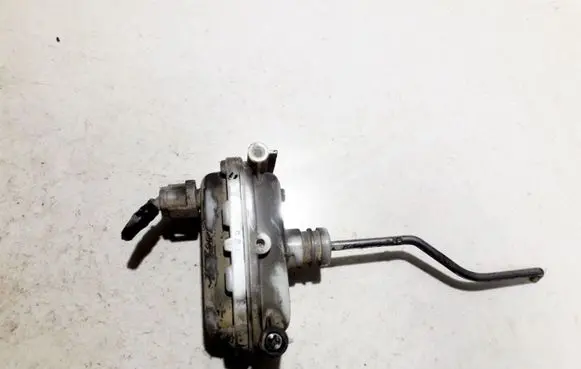 Volkswagen PASSAT B4 Central locking vacuum pump 3a9862159a