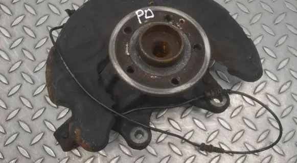 Mercedes-Benz Vito Viano W447 Front wheel hub