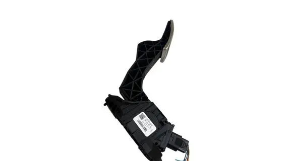 Accelerator throttle pedal