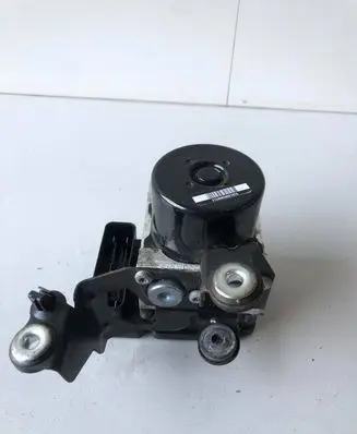 Volvo V70 ABS Pump 31261142 10061336081 10092604093