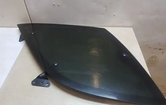 Mercedes-Benz ML W163 Rear side window