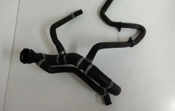 Volvo XC90 Engine coolant pipe/hose 31686003
