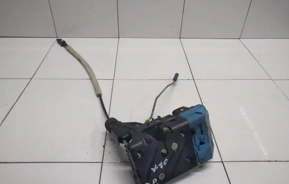 Volvo V70 Front door lock