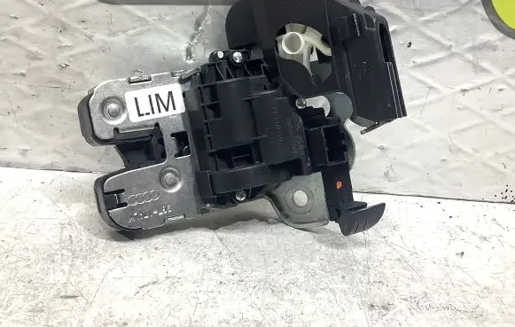Loading door lock