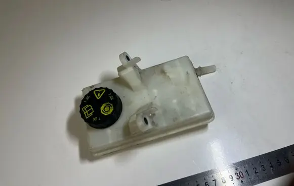 Citroen Berlingo Brake fluid reservoir 9680907780