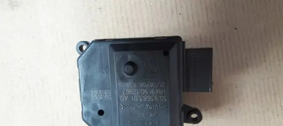 Seat Ibiza IV (6J,6P) Air flap motor/actuator 309368301AD