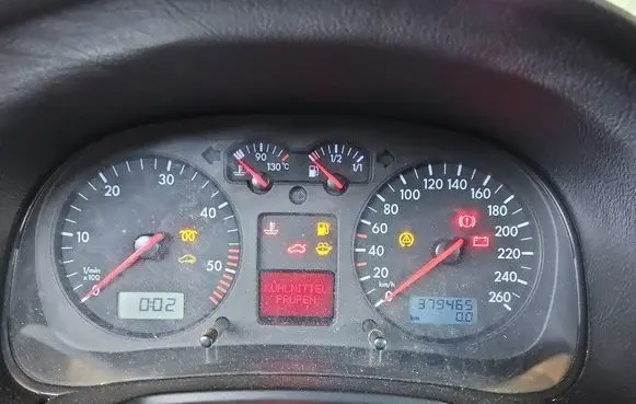 Speedometer (instrument cluster)
