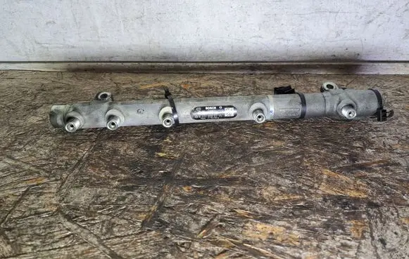 Mercedes-Benz Vito Viano W639 Fuel main line pipe A6110700395 0445214038 098871