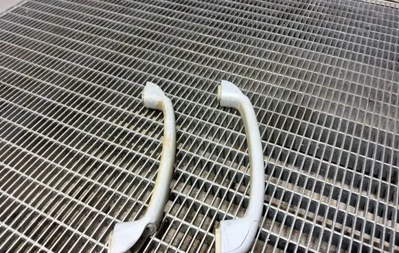 Nissan Elgrand Sliding door cover cap 