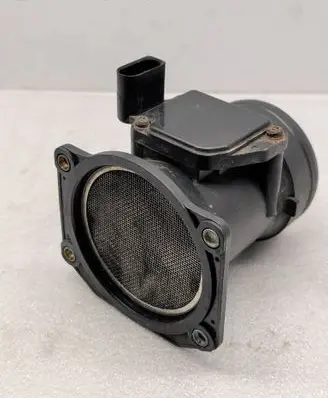 Skoda Octavia Mk1 (1U) Mass air flow meter 06A906461B AFH6010C 152406