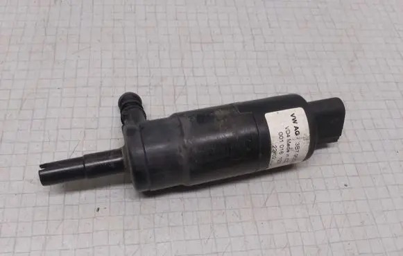 Audi A4 S4 B6 8E 8H Headlight washer pump 3B7955681