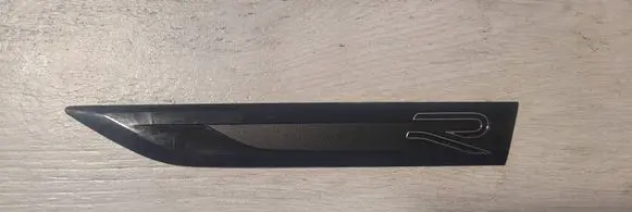 Volkswagen Golf VIII Fender model badge letters 5H0853688J