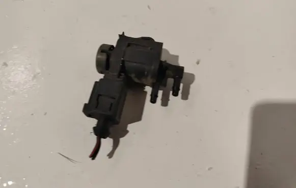 Volkswagen Caddy Turbo solenoid valve 1J0906283C