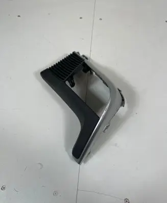 Dashboard glove box trim