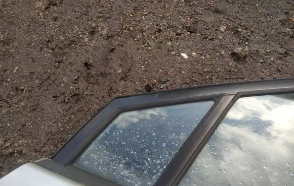 Toyota Corolla Verso AR10 Front door vent window glass four-door 