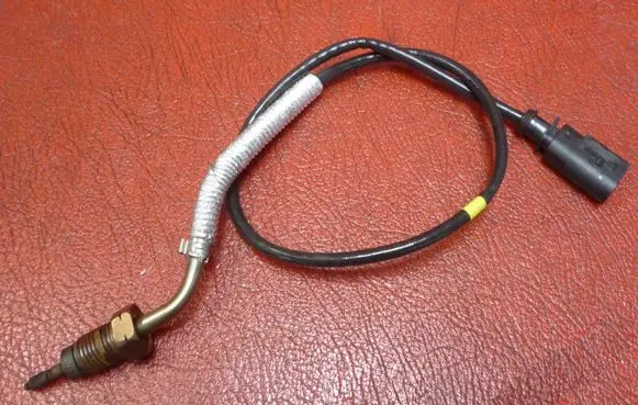 Volkswagen Golf VII Exhaust gas temperature sensor 04L906088AR