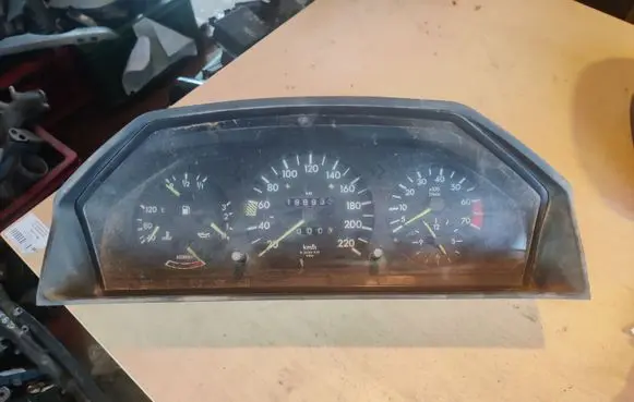Mercedes-Benz E W124 Speedometer (instrument cluster) 1245421606