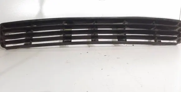 Audi A4 S4 B5 8D Front grill 8D0807683