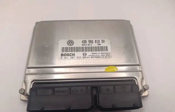 Volkswagen PASSAT B5.5 Engine control unit/module 4B0906018DH 1039S01410 0261207928