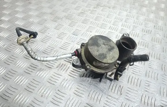 Ford Mondeo Mk III Vacuum pump