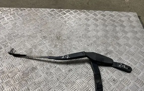 Mercedes-Benz E W212 Front wiper blade arm