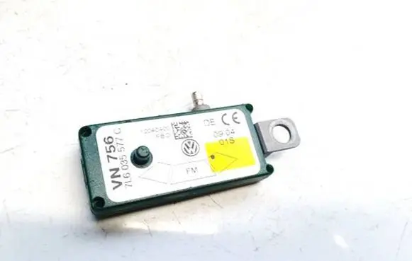 Volkswagen Touareg I Antenna control unit 7l6035577c