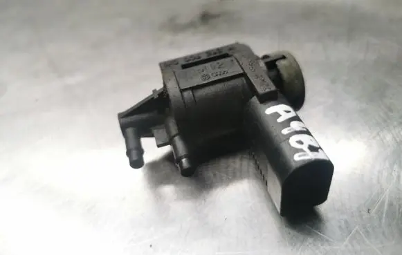 Audi A4 S4 B7 8E 8H Turbo solenoid valve 1K090683A