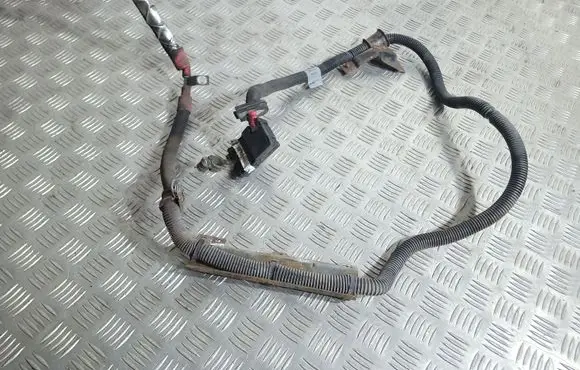 Land Rover Discovery 3 - LR3 Positive cable (battery) YTA500520