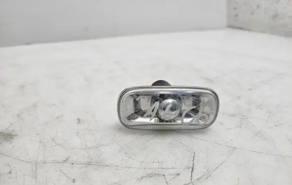 Audi A6 S6 C6 4F Front indicator light 8E0949127