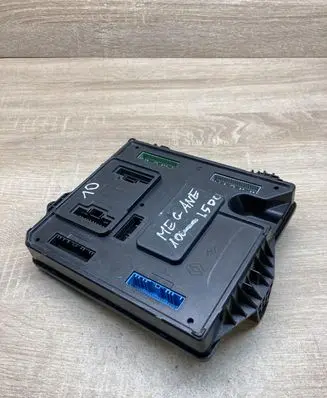 Renault Megane III Central body control module 284B13640R S180098201D