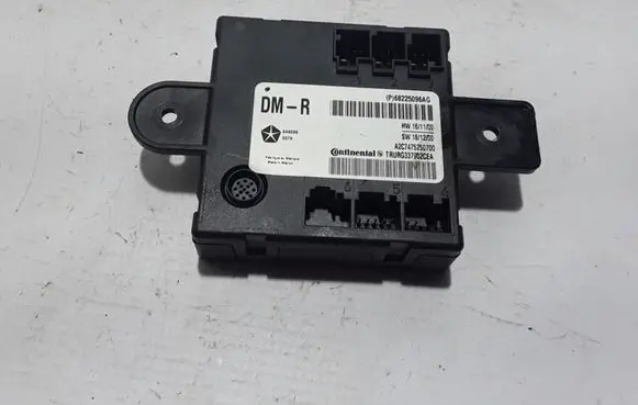 Chrysler Pacifica Door control unit/module 68225096AG
