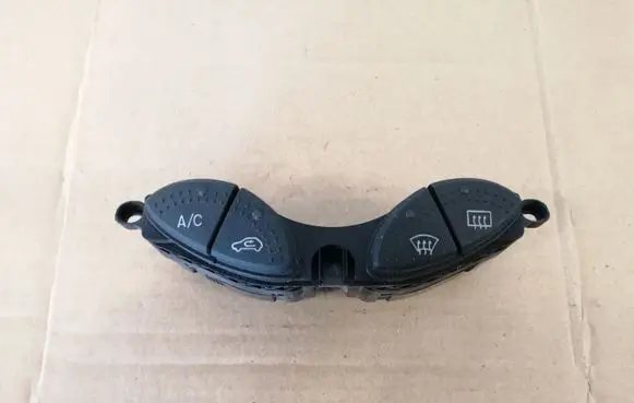 Ford Focus A set of switches 98AG19A945CH