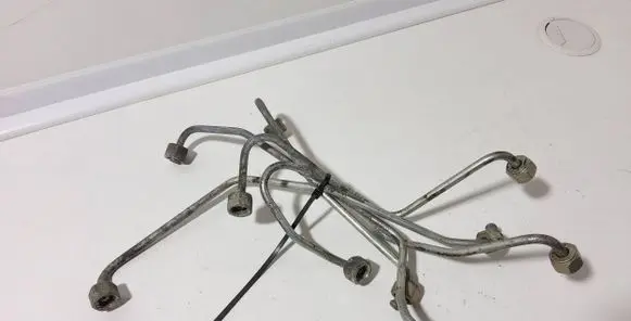 Audi A6 S6 C4 4A Fuel line pipe