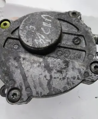 Mercedes-Benz E W211 Vacuum pump A6422300165