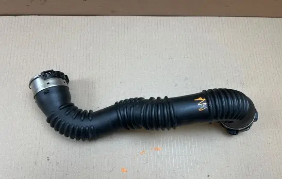 Mercedes-Benz CLA C117 X117 W117 Intercooler hose/pipe A2465200101