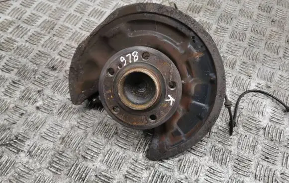 Mercedes-Benz B W246 W242 Rear wheel hub