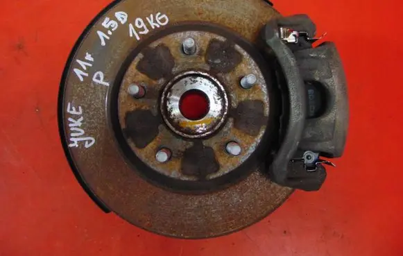 Nissan Juke I F15 Front wheel hub spindle knuckle 400141KK0H