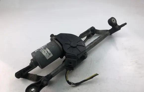 Opel Corsa D Wiper motor 367546129